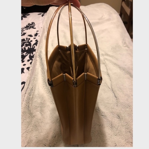 Cartier Vintage Camel leather Trinity Handbag. Epic piece with a unique handle. - Picture 2 of 12